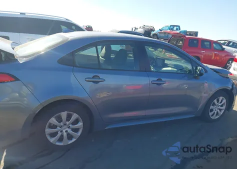 2022 Toyota Corolla Le z USA, uszkodzony, nr VIN 5YFEPMAE2NP388722